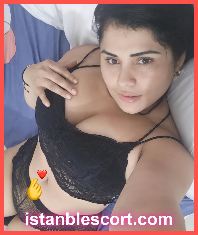 Tuğçe, 25 — بطاقة فترينة مركز مرافقات أدالار